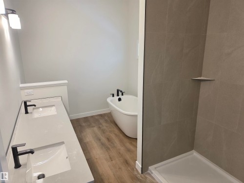 172 Caledon Crescent, Spruce Grove, AB - Indoor Photo Showing Bathroom