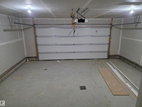 172 Caledon Crescent, Spruce Grove, AB - Indoor Photo Showing Garage