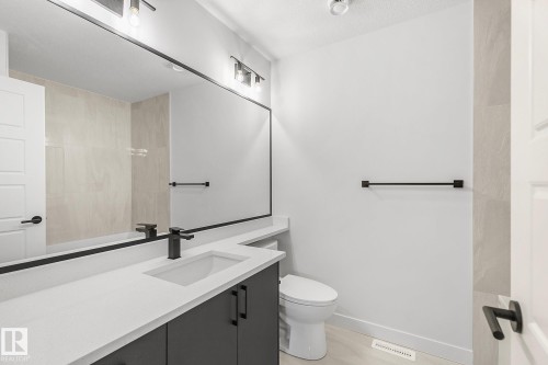 9926 157 Street, Edmonton, AB - Indoor Photo Showing Bathroom