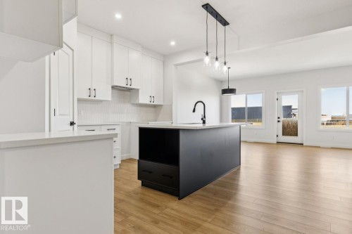 2840 65 Street, Edmonton, AB - Indoor Photo Showing Kitchen With Upgraded Kitchen
