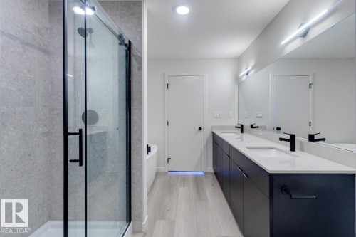 7119 51 Avenue, Beaumont, AB - Indoor Photo Showing Bathroom