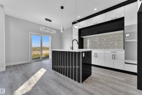 1914 155 Avenue, Edmonton, AB - Indoor Photo Showing Kitchen With Upgraded Kitchen