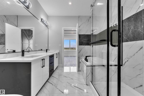 1914 155 Avenue, Edmonton, AB - Indoor Photo Showing Bathroom