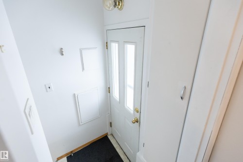 8335 76 Avenue, Edmonton, AB - Indoor Photo Showing Other Room