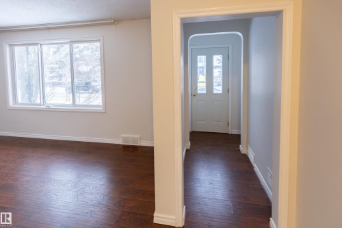 8335 76 Avenue, Edmonton, AB - Indoor Photo Showing Other Room