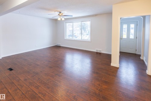 8335 76 Avenue, Edmonton, AB - Indoor Photo Showing Other Room
