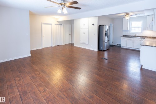 8335 76 Avenue, Edmonton, AB - Indoor Photo Showing Kitchen