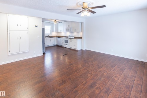 8335 76 Avenue, Edmonton, AB - Indoor