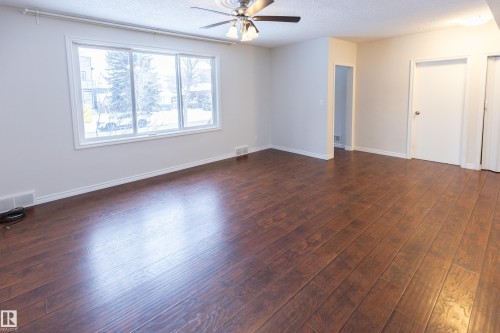 8335 76 Avenue, Edmonton, AB - Indoor Photo Showing Other Room