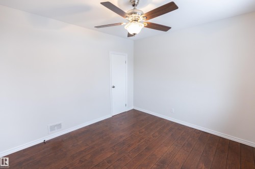 8335 76 Avenue, Edmonton, AB - Indoor Photo Showing Other Room