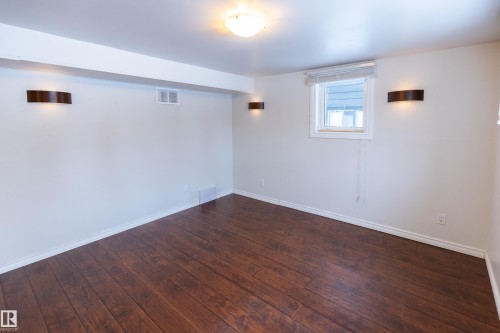 8335 76 Avenue, Edmonton, AB - Indoor Photo Showing Other Room