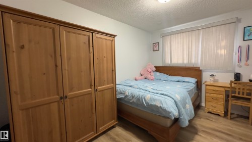 15024 55 Street, Edmonton, AB - Indoor Photo Showing Bedroom