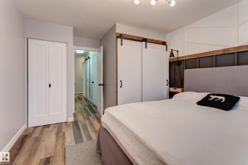 404 10420 93 Street, Edmonton, AB - Indoor Photo Showing Bedroom