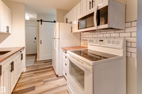 404 10420 93 Street, Edmonton, AB - Indoor