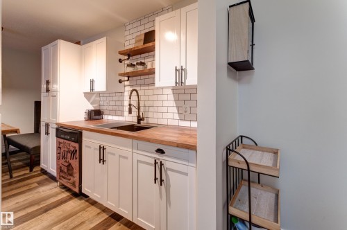 404 10420 93 Street, Edmonton, AB - Indoor Photo Showing Kitchen