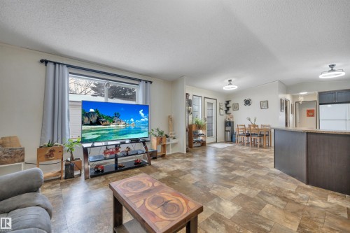 95 Willow Park Estates, Leduc, AB - Indoor Photo Showing Living Room