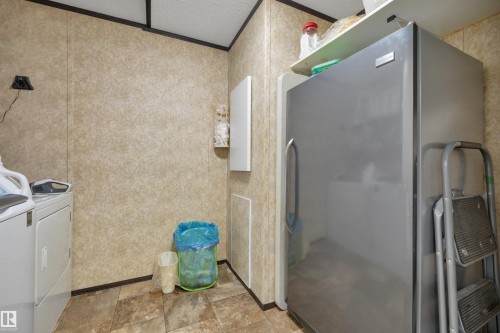 95 Willow Park Estates, Leduc, AB - Indoor Photo Showing Laundry Room