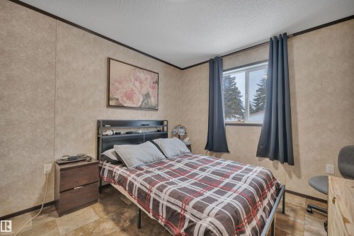 95 Willow Park Estates, Leduc, AB - Indoor Photo Showing Bedroom