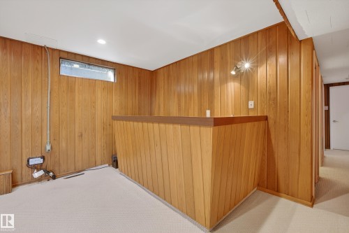 7814 Buena Vista Road, Edmonton, AB - Indoor