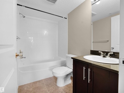 218 5804 Mullen Place, Edmonton, AB - Indoor Photo Showing Bathroom