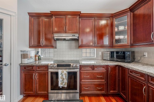 20524 58 Avenue, Edmonton, AB - Indoor Photo Showing Kitchen