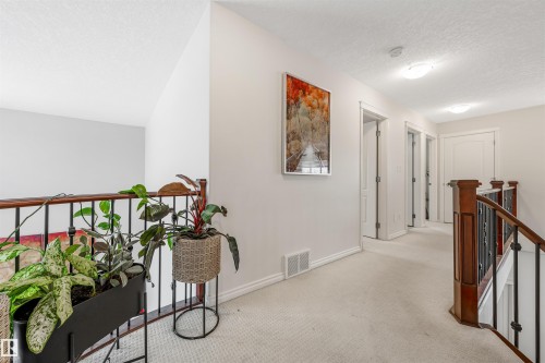 20524 58 Avenue, Edmonton, AB - Indoor Photo Showing Other Room
