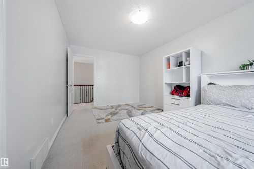 20524 58 Avenue, Edmonton, AB - Indoor Photo Showing Bedroom