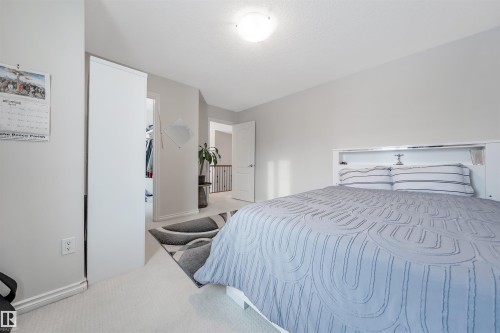 20524 58 Avenue, Edmonton, AB - Indoor Photo Showing Bedroom