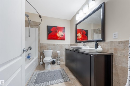 20524 58 Avenue, Edmonton, AB - Indoor Photo Showing Bathroom