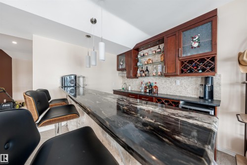 20524 58 Avenue, Edmonton, AB - Indoor Photo Showing Kitchen