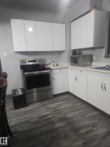 11516 88 Street, Edmonton, AB - Indoor Photo Showing Kitchen