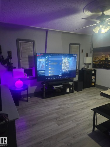 11516 88 Street, Edmonton, AB - Indoor