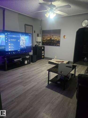 11516 88 Street, Edmonton, AB - Indoor