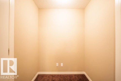 3117 Arthurs Crescent, Edmonton, AB - Indoor Photo Showing Other Room