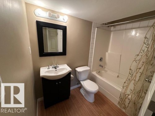 3117 Arthurs Crescent, Edmonton, AB - Indoor Photo Showing Bathroom