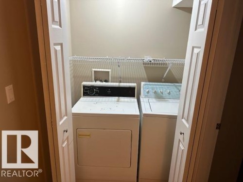 3117 Arthurs Crescent, Edmonton, AB - Indoor Photo Showing Laundry Room