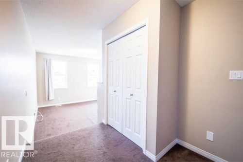 3117 Arthurs Crescent, Edmonton, AB - Indoor Photo Showing Other Room
