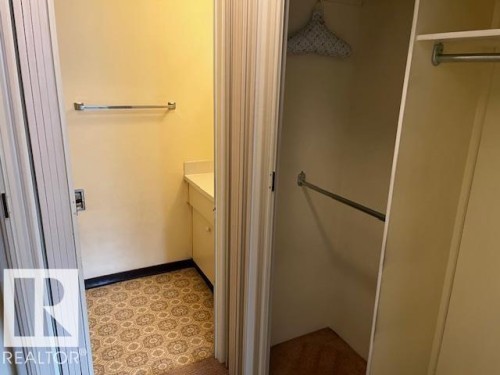 206 8149 111 Street, Edmonton, AB - Indoor