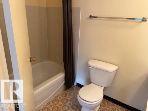 206 8149 111 Street, Edmonton, AB - Indoor Photo Showing Bathroom