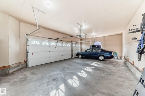 16003 134 Street, Edmonton, AB - Indoor Photo Showing Garage