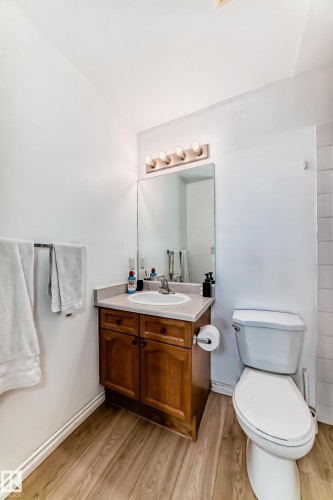 307 10118 95 Street, Edmonton, AB - Indoor Photo Showing Bathroom