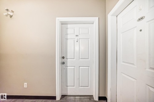 307 10118 95 Street, Edmonton, AB - Indoor Photo Showing Other Room