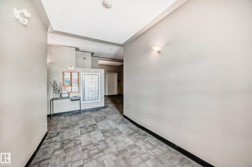 307 10118 95 Street, Edmonton, AB - Indoor Photo Showing Other Room
