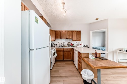 307 10118 95 Street, Edmonton, AB - Indoor Photo Showing Kitchen