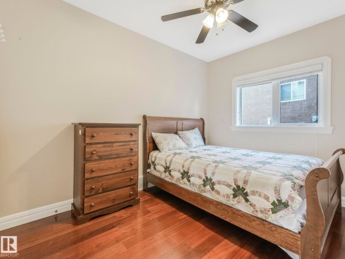6911 17 Avenue, Edmonton, AB - Indoor Photo Showing Bedroom