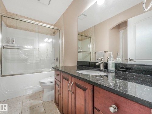6911 17 Avenue, Edmonton, AB - Indoor Photo Showing Bathroom