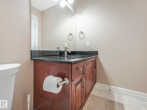 6911 17 Avenue, Edmonton, AB - Indoor Photo Showing Bathroom