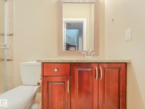 6911 17 Avenue, Edmonton, AB - Indoor Photo Showing Bathroom