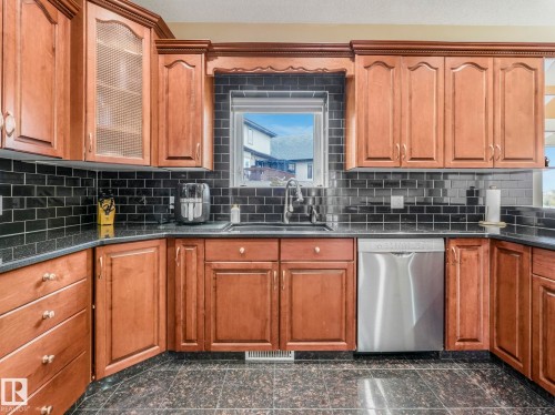 6911 17 Avenue, Edmonton, AB - Indoor Photo Showing Kitchen