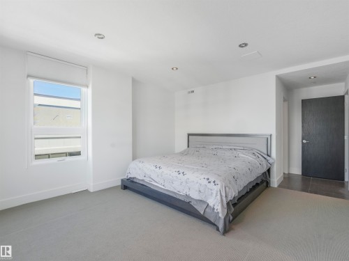 1704 9939 109 Street, Edmonton, AB - Indoor Photo Showing Bedroom